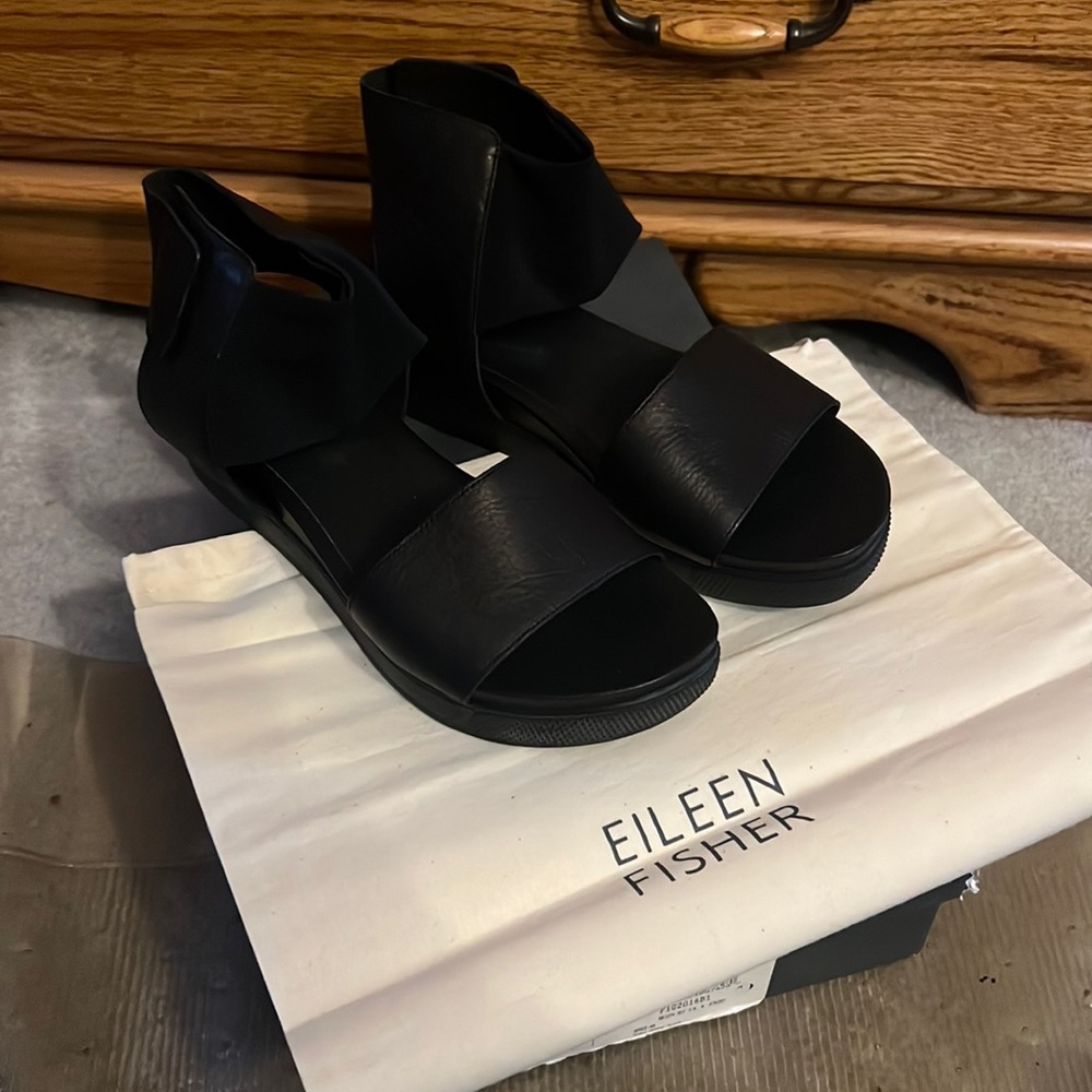 Eileen Fisher Spree sandal